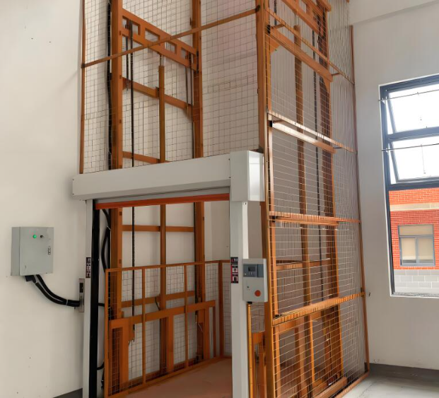 感城镇升降货梯是特种设备码